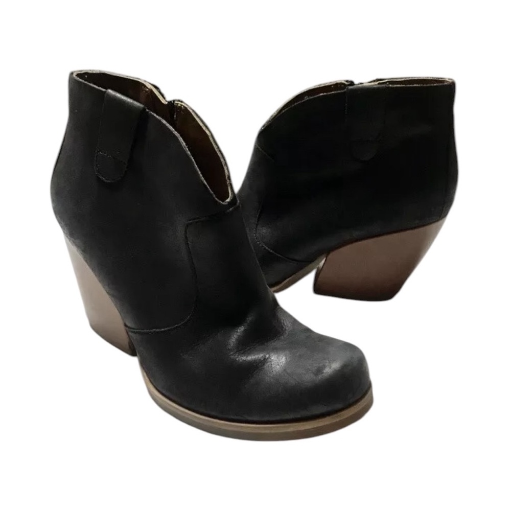 Korks by Kork-Ease Black Leather Western Ankle Bootie Size 6